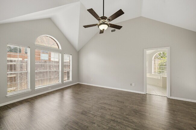 Building Photo - Refreshed 4-Bedroom in New Territory with New Paint, New Floors, and Lawn Care Included.
