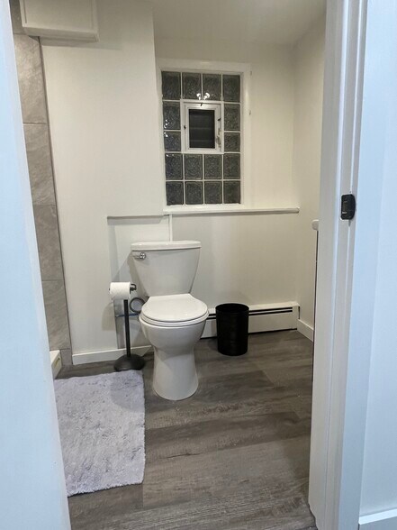 NEW BATHROOM - 619 N Harvard Ave