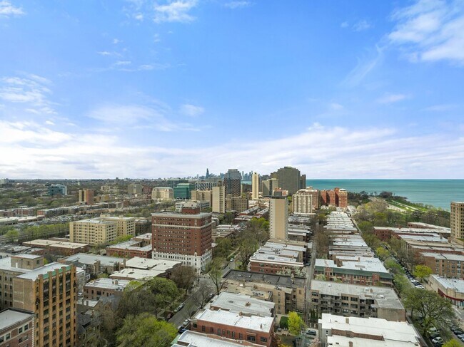 Building Photo - 1700 E 56th St