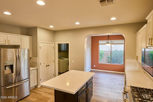 Building Photo - 1884 W Macaw Dr