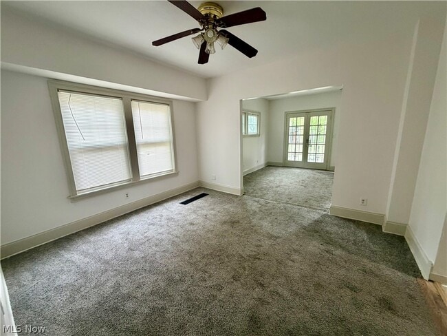 Building Photo - 3430 Beechwood Ave