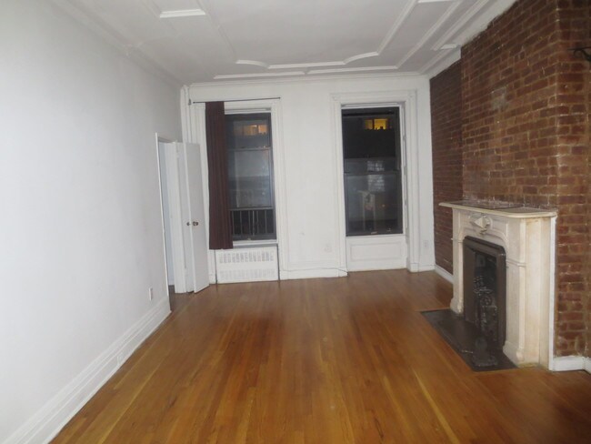 Building Photo - 328 E 55th St