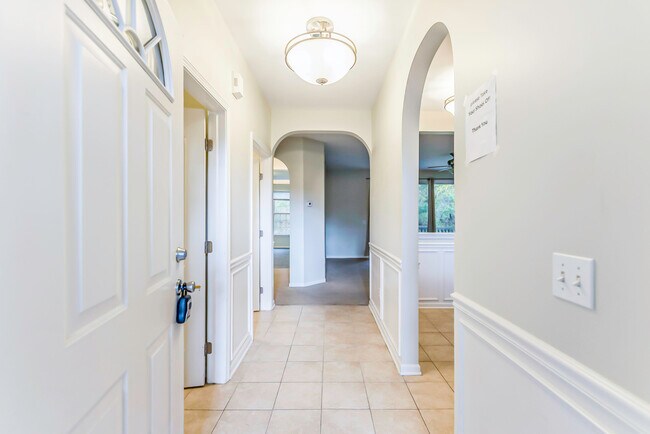 Building Photo - 2962 Hunley Dr