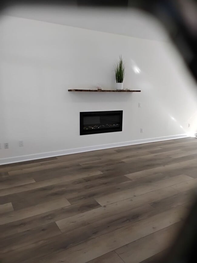 Building Photo - Beautiful remodeled home in Emerald Isle