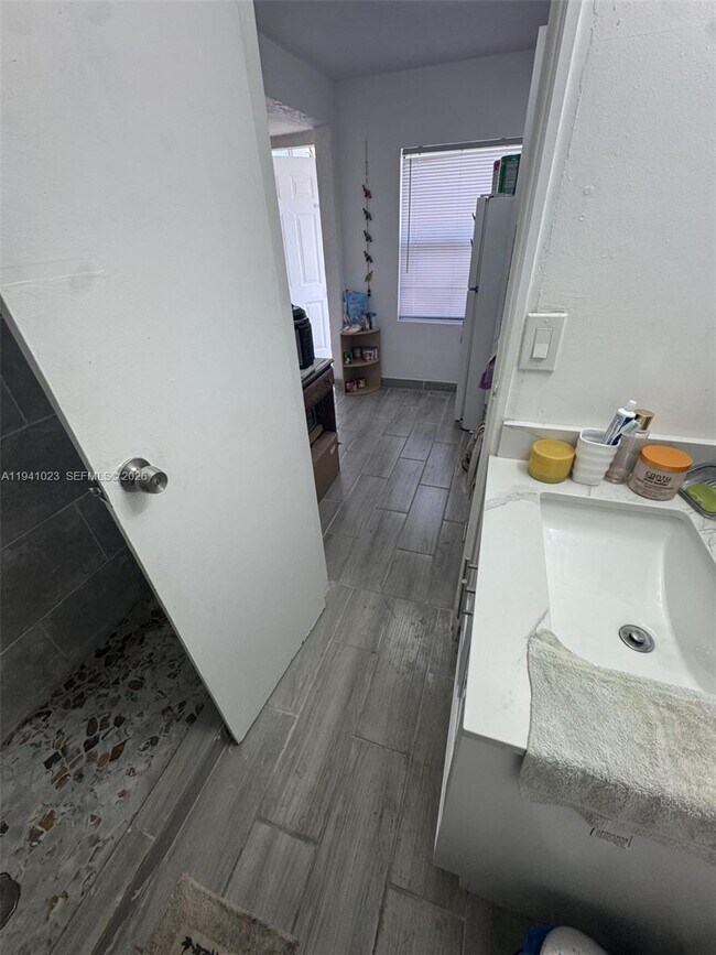 Building Photo - 10245 SW 37th Terrace