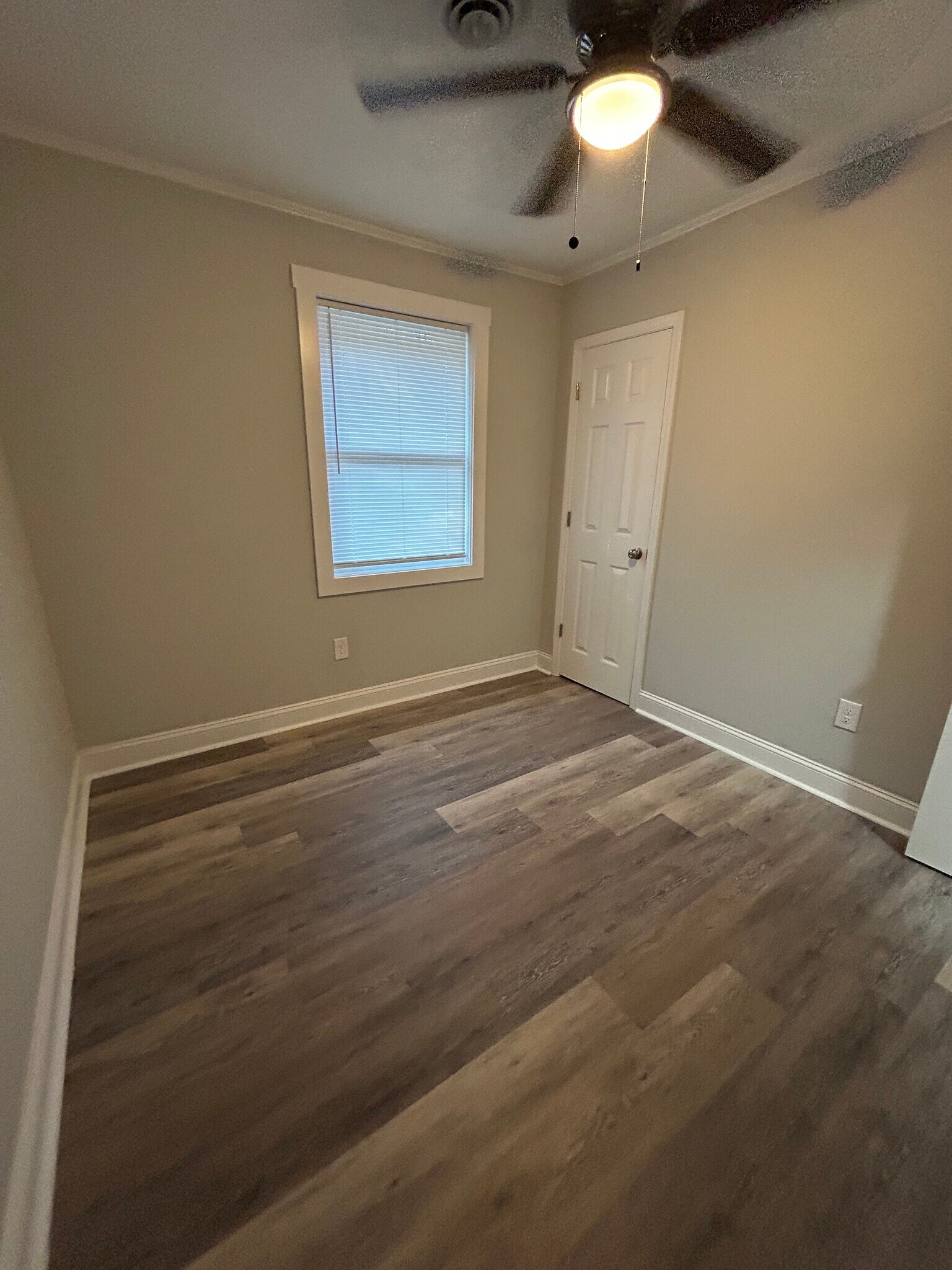 Building Photo - 4764 Longview Dr