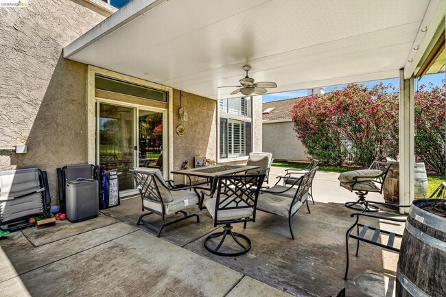 Building Photo - 2451 Cherry Hills Dr