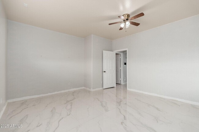 Building Photo - 22966 W Hopi St