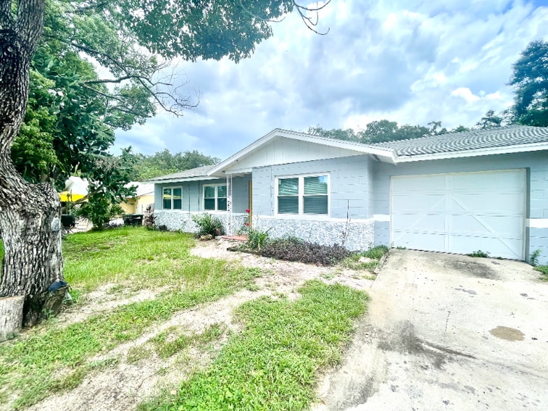 Building Photo - 1813 Grimke Ave