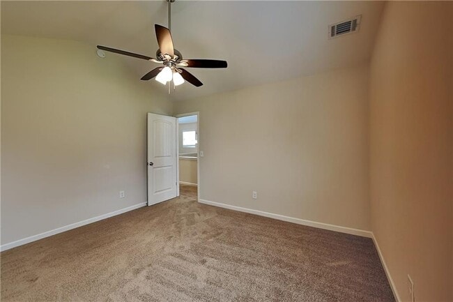 Building Photo - 435 Shady Glen