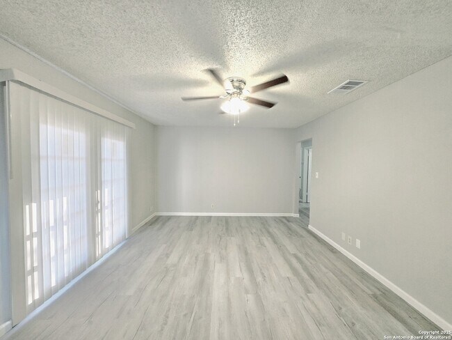 Building Photo - 5507 Roanwood