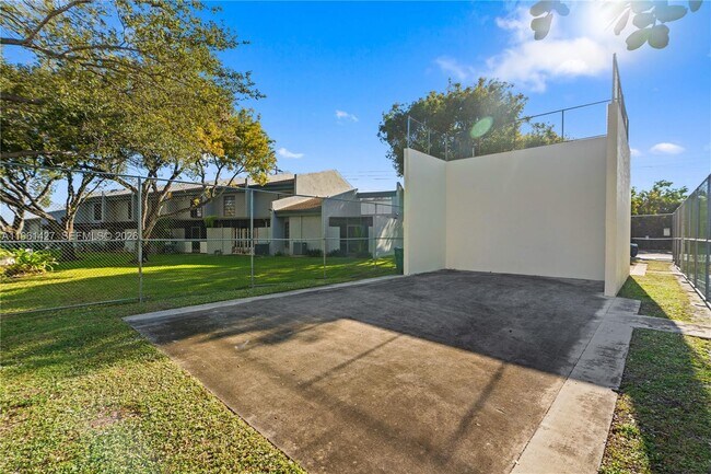 Building Photo - 9740 NW 10th St