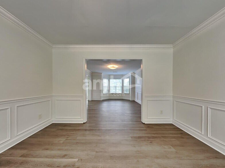 Building Photo - 5622 Falls Ridge Ln