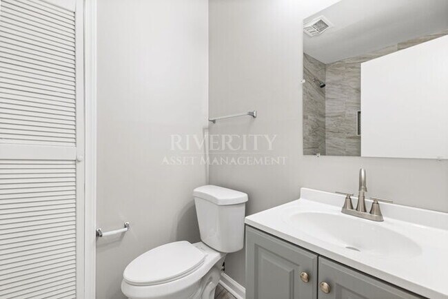 Building Photo - 3240 Boxdale St