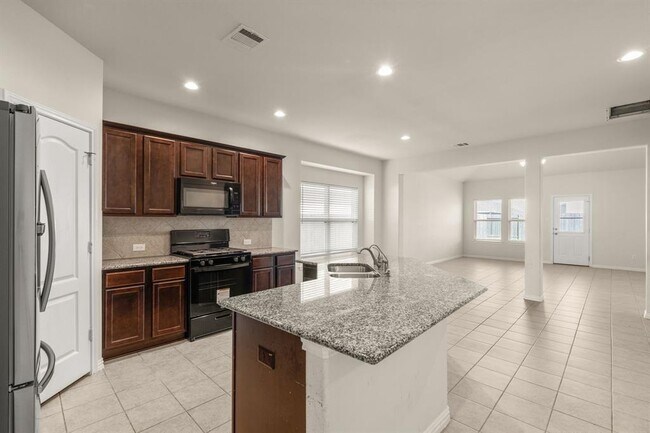 Building Photo - 4803 S Richwood Dr