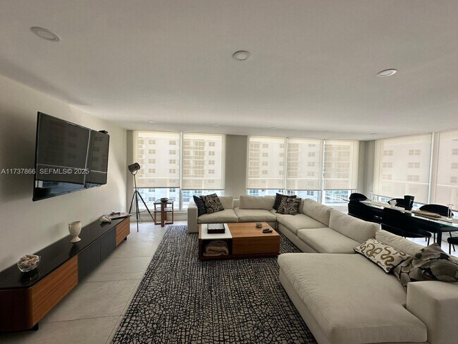 Building Photo - 2751 S Ocean Dr