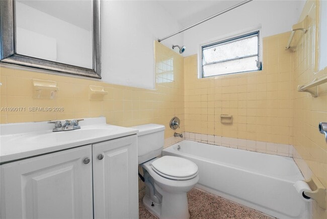 Building Photo - 2661 SW 11th St