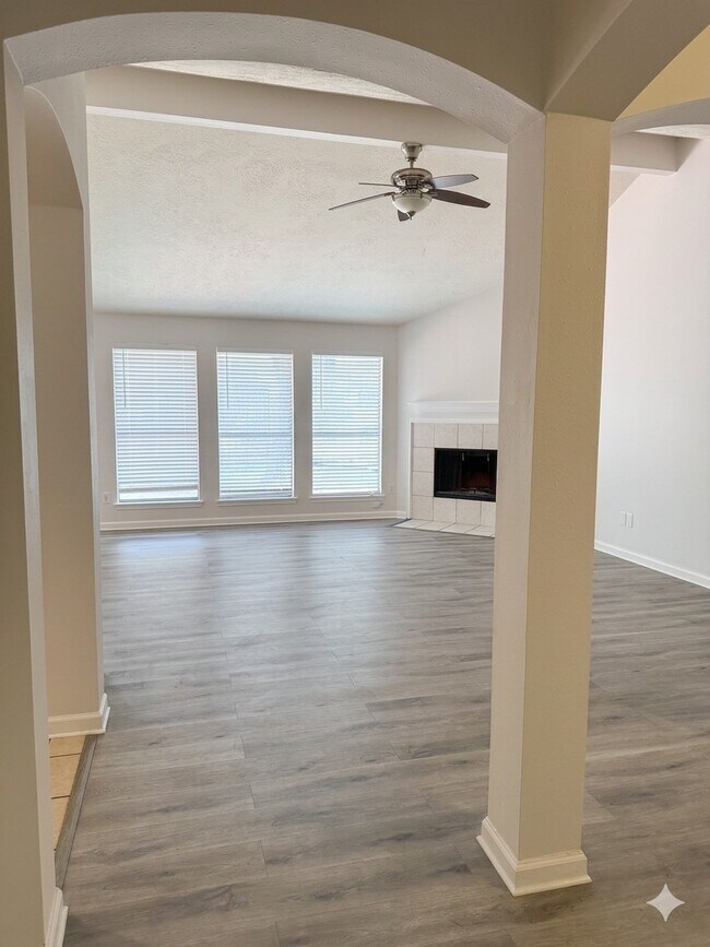 Building Photo - 20834 Beech Tree Dr