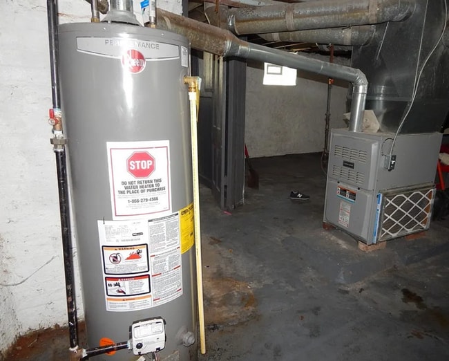 Building Photo - 10805 Hull Ave