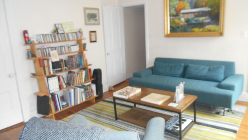 Building Photo - 16 Gorham St