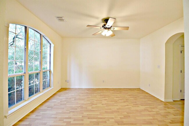 Building Photo - 4220 N Summercrest Loop