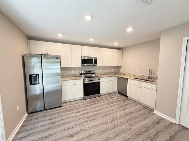 Building Photo - 13481 SW 60th Ave
