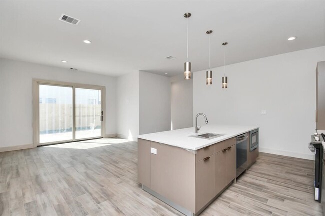 Building Photo - 4025 Boho Ln