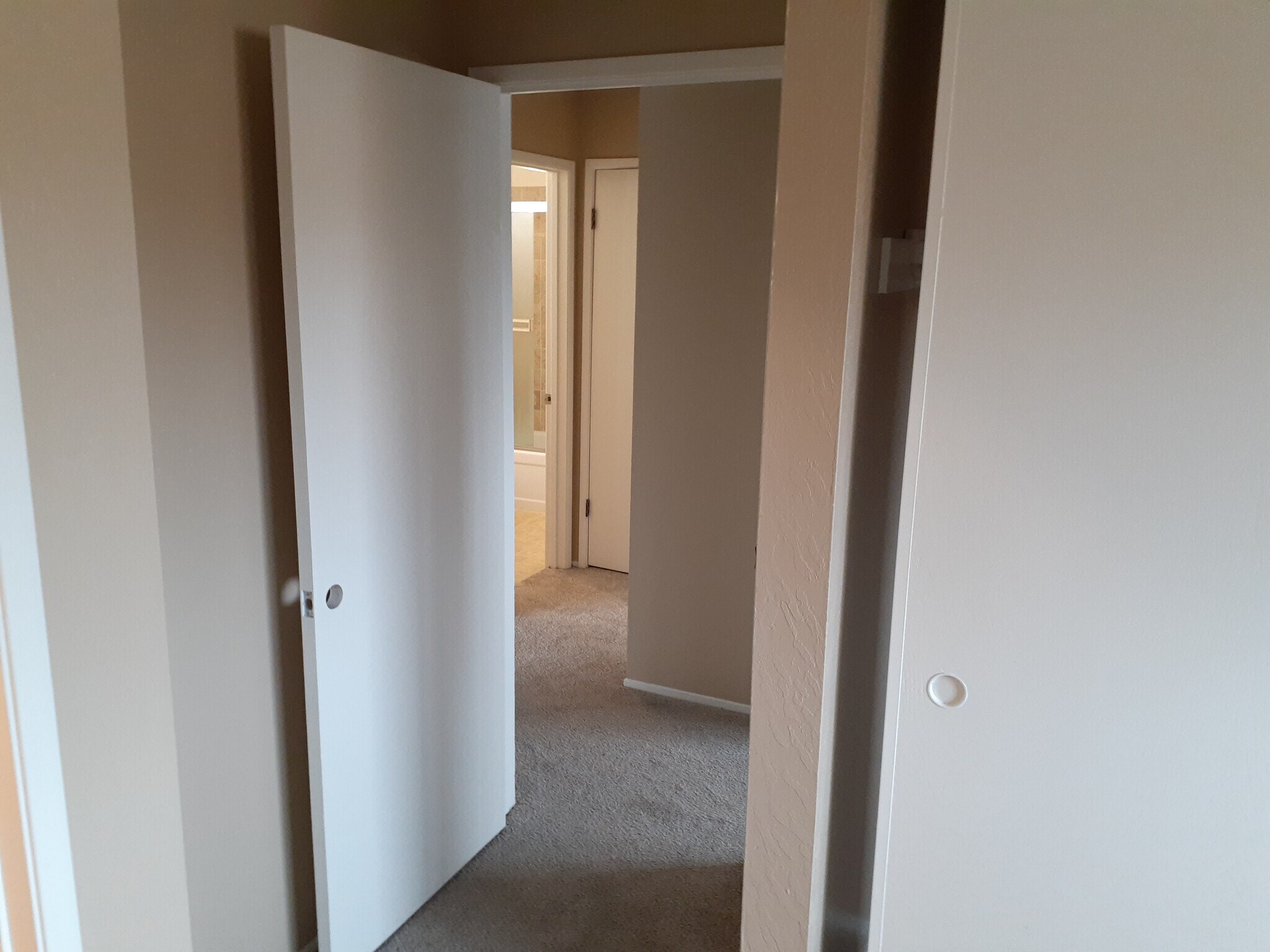 Building Photo - 3456 Redwood Ct