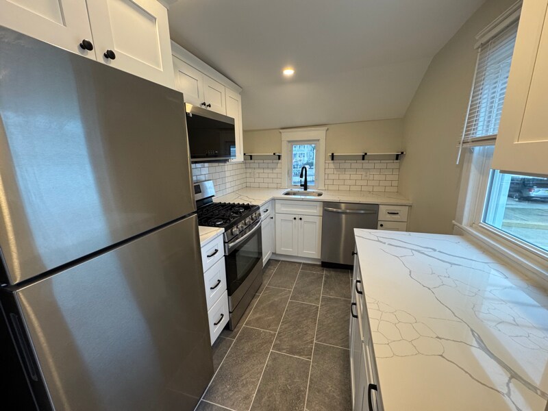 Building Photo - 321 Wesley Ave