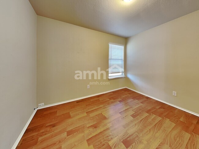 Building Photo - 721 Nancy Dr