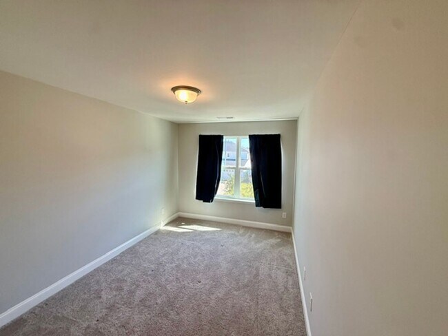 Building Photo - 1526 Cedar Tree Dr