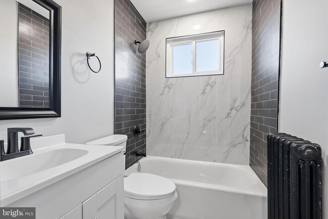 Building Photo - 4313 Teesdale St