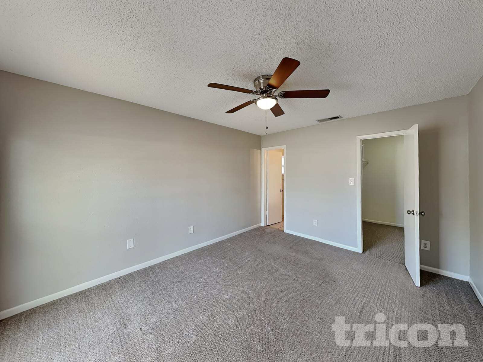 Building Photo - 1757 Lakeview Village Dr