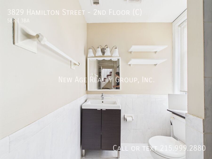 Building Photo - 3829 Hamilton St