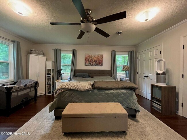 Building Photo - 375 Midland Rd