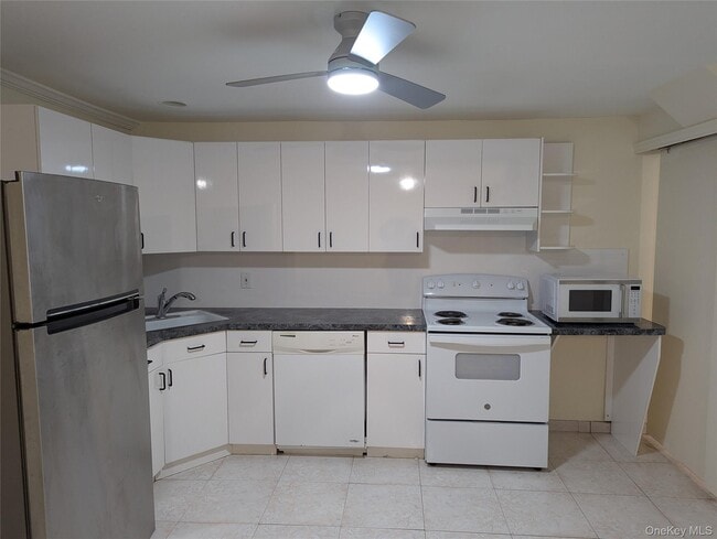 Building Photo - 38 3rd St