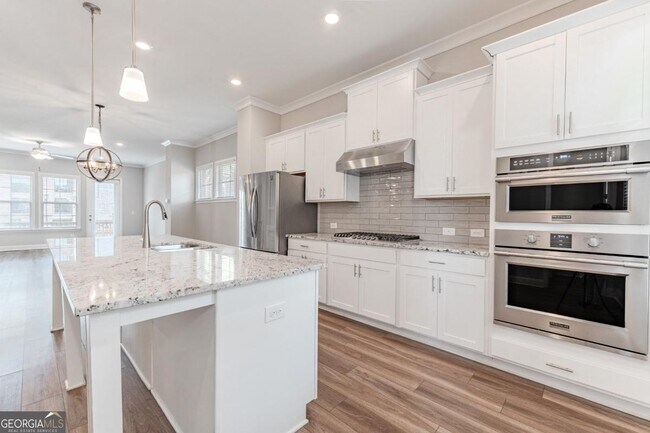 Building Photo - 5051 Pinckney Ln