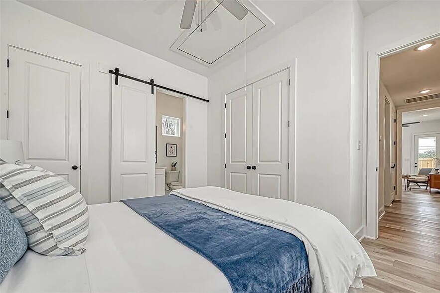 Building Photo - 9306 Arledge St