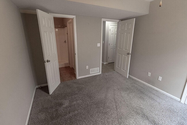 Building Photo - 4002 Snowy Owl Dr