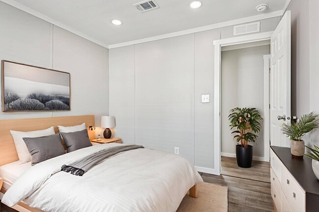 Building Photo - 1615 American Dr