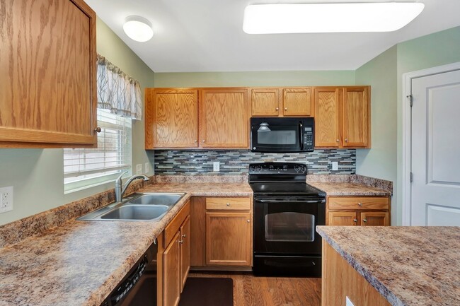 Primary Photo - 2576 Jordan Ridge Dr