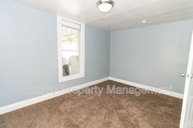 Building Photo - 3813 Central Ave