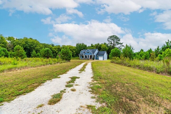 Building Photo - 3 Bedroom, 2 Bath Home on 6 Private Acres – $1,950/Month