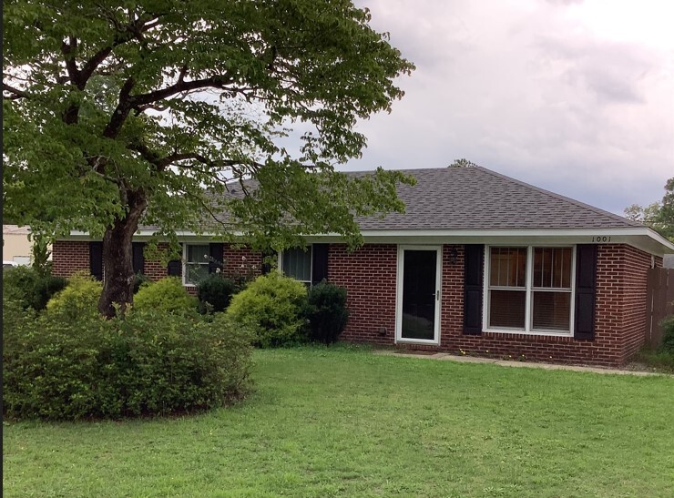 Building Photo - 1001 Dickens Dr