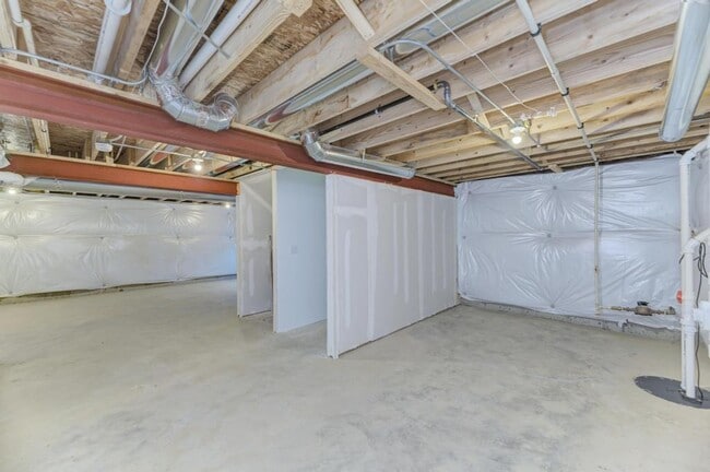 Building Photo - 454 Bower Ln