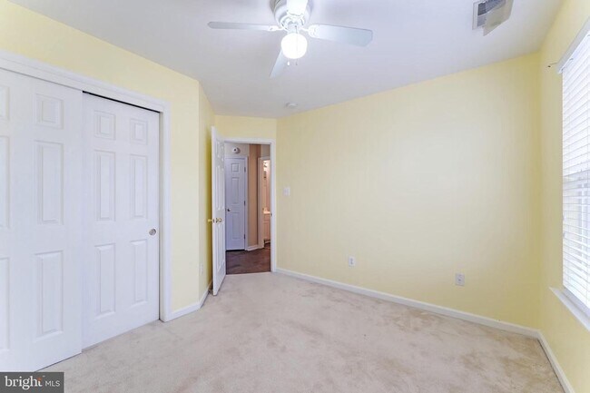 Building Photo - 43792 Sunset Terrace