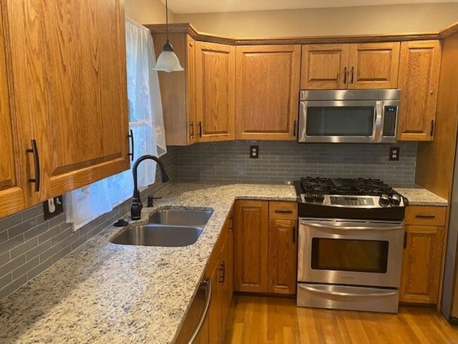 Building Photo - Fantastic 5 Bedroom Home in West Greeley