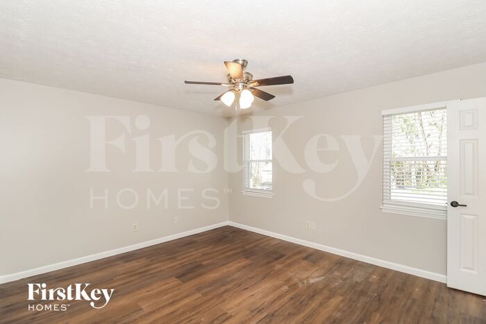 Building Photo - 1252 Sherwood Dr