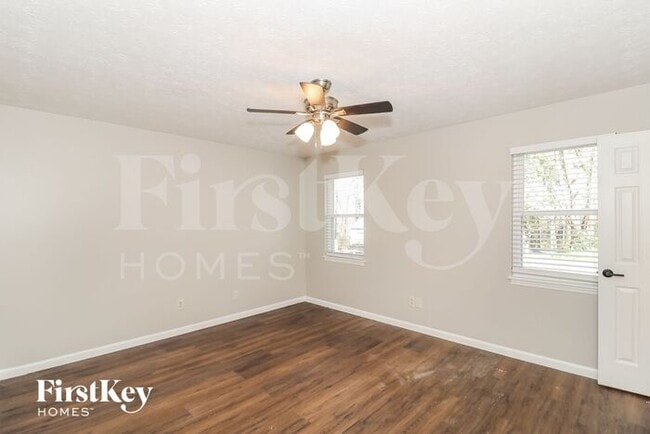 Building Photo - 1252 Sherwood Dr
