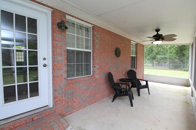 Building Photo - Stunning West Pensacola Home on Nearly an ...